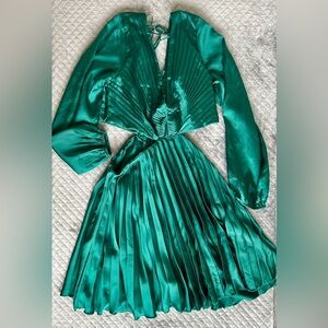 Abercrombie Emerald Green Pleated Dress with Side Cutouts | Size LT